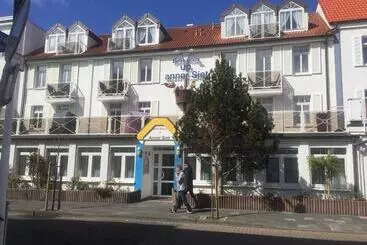 هتل Friese Up Annersiet