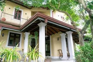 Majatalo Airport Villa D 87