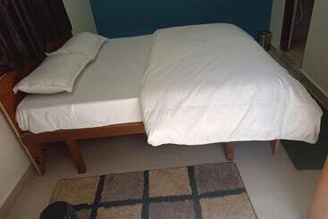 Hotell Haridwar Jmg And Kedarnath