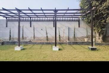 M.d. Grand Hotel N Resort