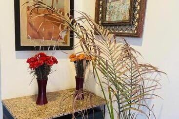 Hotel Taj Comfort 500mtr Tajmahal