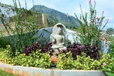 Samruddhi Hills View Resort