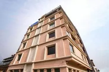 Hotel Montreal By Madhuban Inn