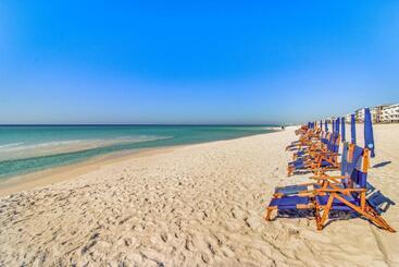 호텔 Luau 6832/6834