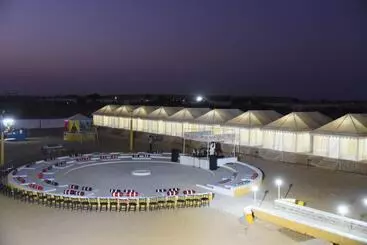 בית מלון כפרי Malra Heritage Camp Sam