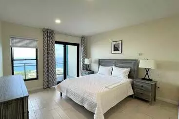 Hillsboro Residence & Suites Condo