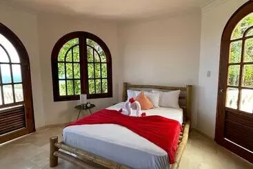 Majatalo El Castillo Tropical