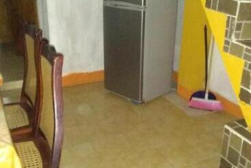 پانسیون Room In Apartment   Comfortable Inn Green Sea Villa Helen Kilometres 4 Circunvalar