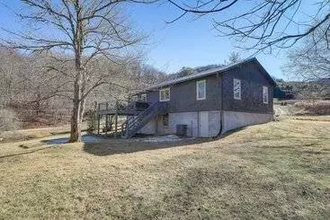 Mökkimajoitus Beautiful Blowing Rock Home W/ Private Deck!