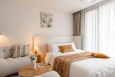 Aparthotel Urban Stay Busan City Hall