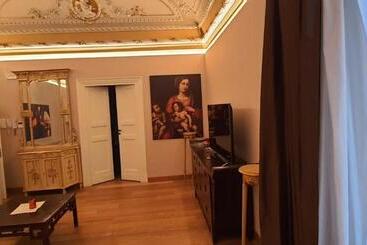 דירה Duca Di Sarro Le Suites