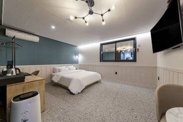 Отель Cheonan Hound