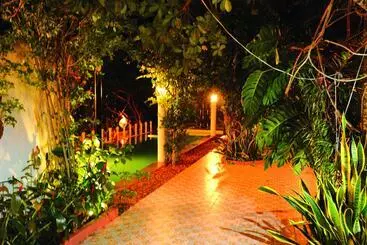 Hotel Tropical Hill Kep