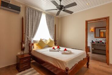 آپارتمانهای توریستها Villa Aya