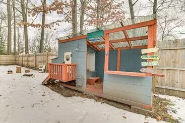 Mökkimajoitus Family Friendly Cabin: Walk To Lake Access!