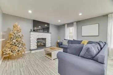 コテージ Family Friendly Poconos Home W/ Hot Tub!