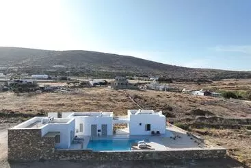 ホテル Lil Paros Luxury Suites
