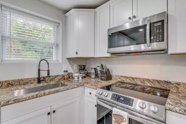 Mökkimajoitus Updated Pensacola Home ~ 7 Mi To Beach!