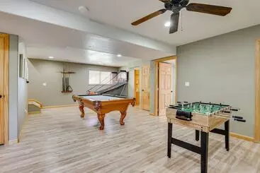 Mökkimajoitus 2023010592 Fairplay Home W/ Hot Tub & Fireplace!