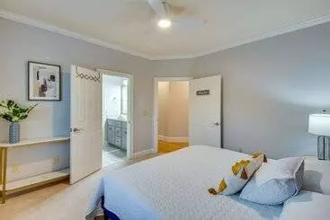 Mökkimajoitus Grand Lakefront Home In Hartwell W/ Game Room!