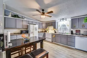 コテージ Peaceful Six Mile Vacation Home W/ Fire Pit