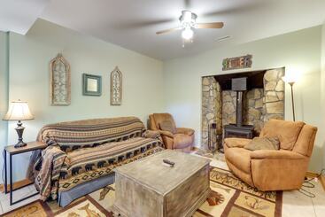 بيت ريفى Pet Friendly Ellijay Home W/ Hot Tub + Game Room!