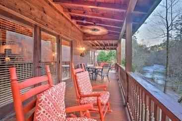 Mökkimajoitus Riverside Ellijay Cabin W/ Hot Tub & Game Room