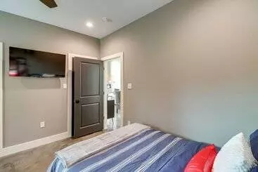 コテージ Chic Arkansas Retreat W/ Patio, Grill & Fire Pit!