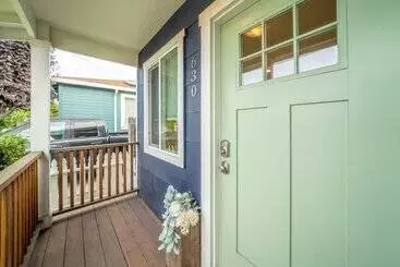 Charming 2 Bdr Seaside Cottage 5 Min To Beach!