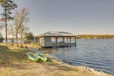 Mökkimajoitus Cozy Lakefront Cabin In Semora W/ Large Dock!