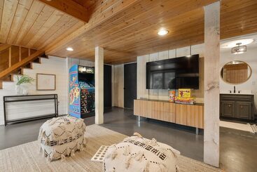 بيت ريفى Modern Mountain Cabin By Avantstay Hot Tub