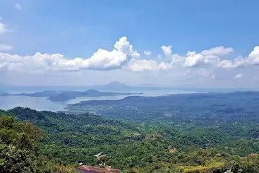 Splash Suites Hotel Tagaytay