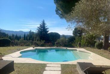 مبيت وإفطار L’hacienda Francesa