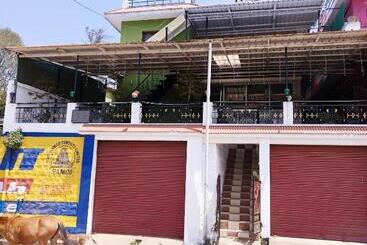 Hotel Snr Cottage & Rooms