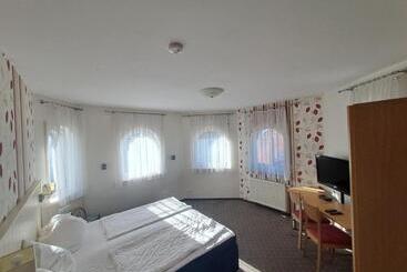 Pensão Gasthof Hirschkeller