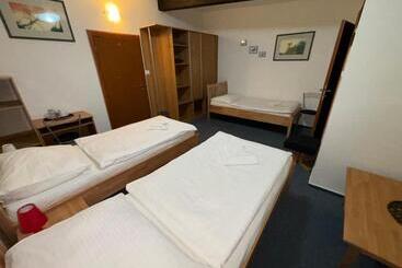 ペンション Penzión Zoo Pod Hrešnou