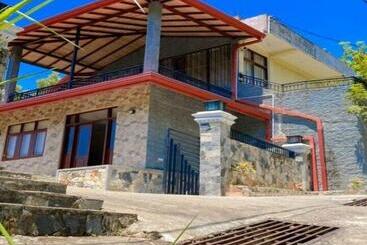 Bed and Breakfast Camellia Rise