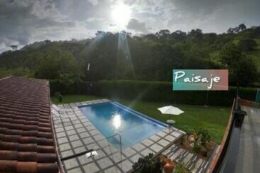 Otel Finca California