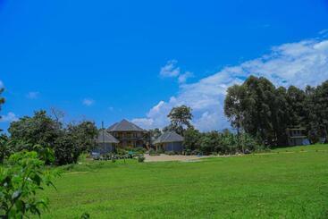 هتل Mt. Rwenzori Golf Resort & Spa