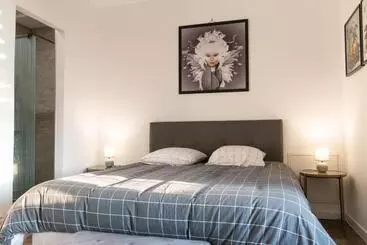 تختخواب و صبحانه La Chambre De L Ange