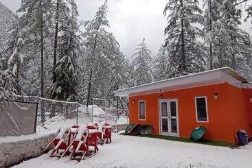 Hotell Pandora Riverside Cafe & Stay