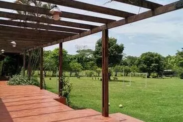 Pension Quinta Los Lapachos De Ypané