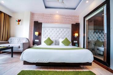 Hotel An Resort Mashobra !! Balcony View Rooms !! Parking !! Open Terrace !! Playing Zone !! Best Selling