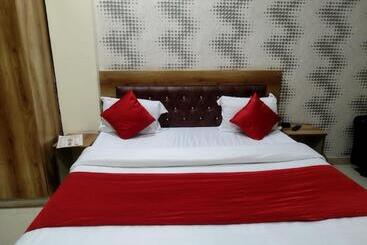 Oyo Flagship Hotel Radhe Radhe Inn