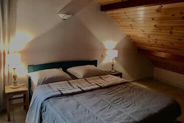 住宿加早餐  Le Rocher Des Ducs, Vue Sur Montagne, Abris Voitures Et Motos