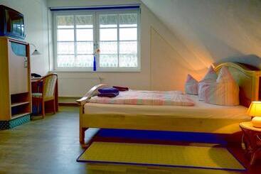 호텔 Golfcentrum Schloss Karnitz Rügen