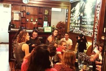 Hostel The Local House Da Lat 2