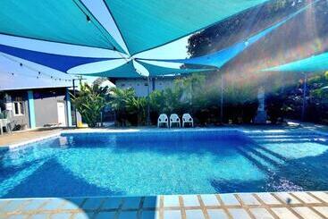 هاستل Hidden Palms Inn And Resort