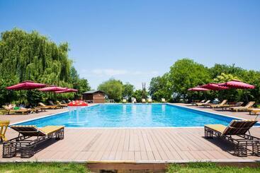 هتل Cennet Bagi Guba