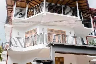 پانسیون Wit S End Vacation Home   Galle
